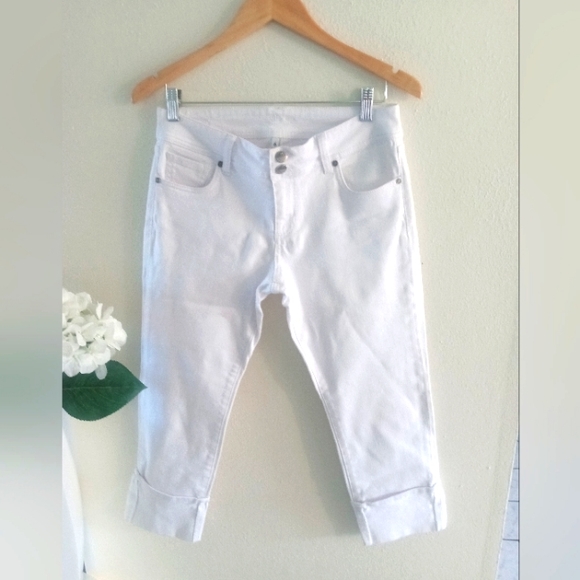 ❌❌SOLD❌❌ Kut From The Kloth Cuffed White Capri Jeans | 6 NWOT - Picture 2 of 10